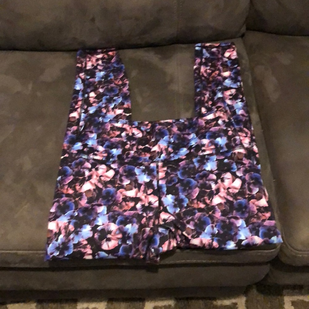💥3/$15 Fabletics leggings